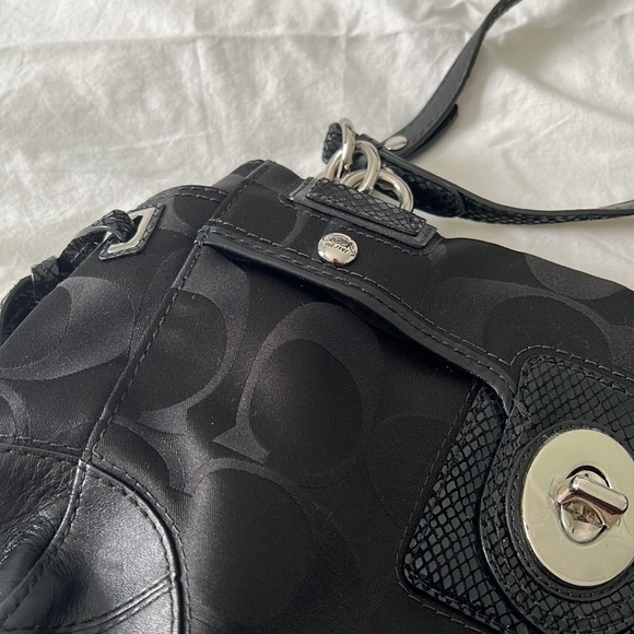 Black Coach purse - Picture 3 of 11